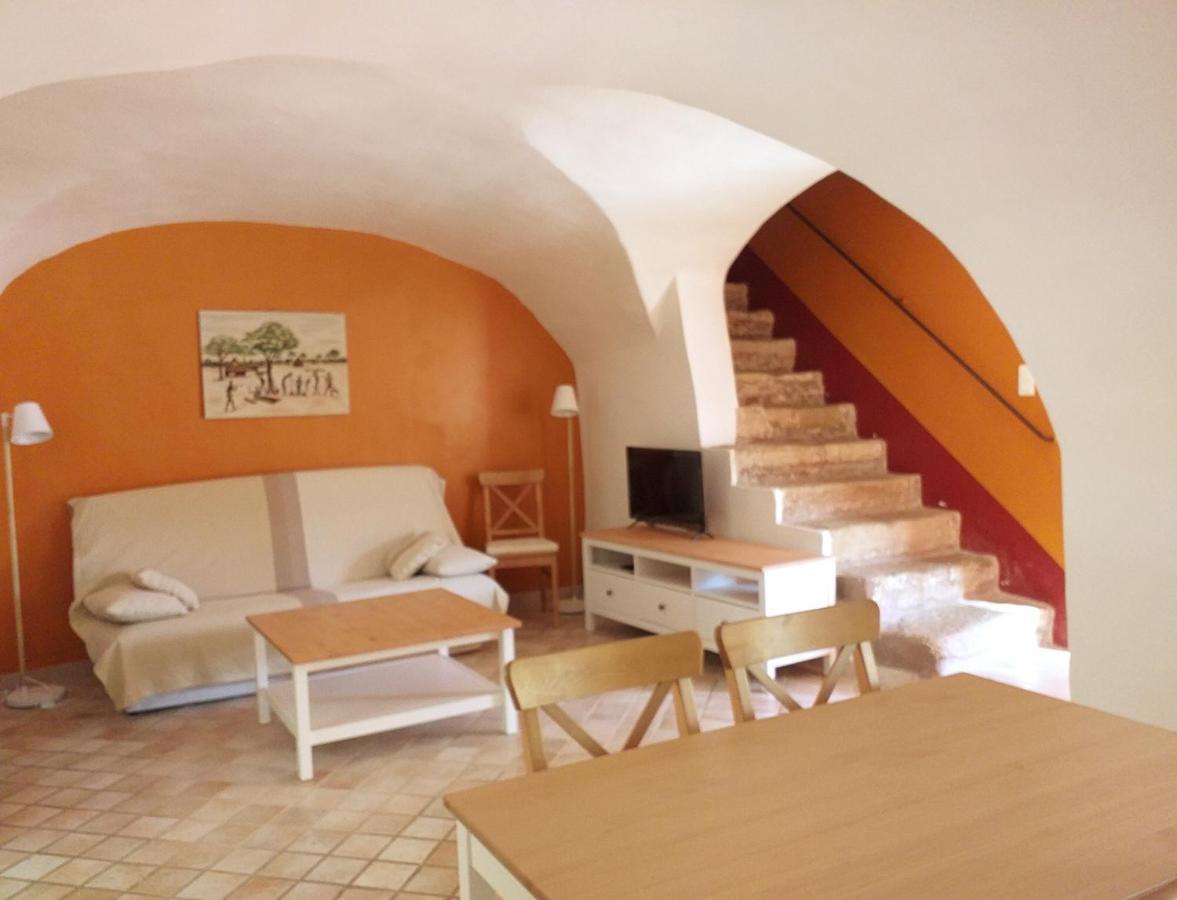 Maison Au Coeur De Fontaine De Vaucluse, Nichee Sur Le Rocher Et Surplombant La Sorgue Екстер'єр фото